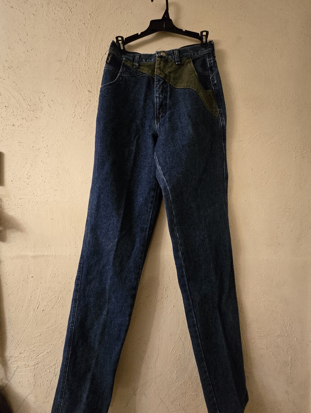 Vintage 90s Wrangler Straight Leg Jeans in Dark Blue with Olive Waist Accent